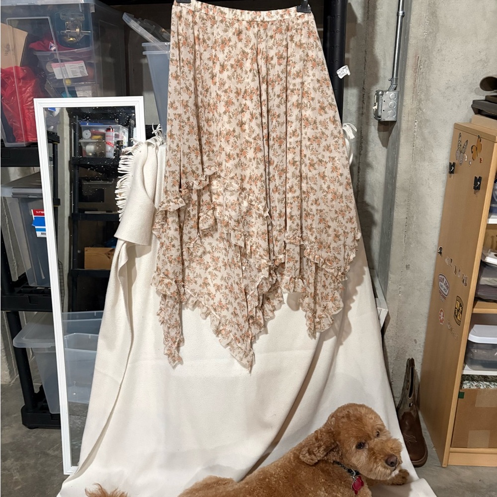 DO NOT BUY POSHMARK WONT LET ME TAKE THIS LISTING OFF ITS ALREADY BEEN SOLD